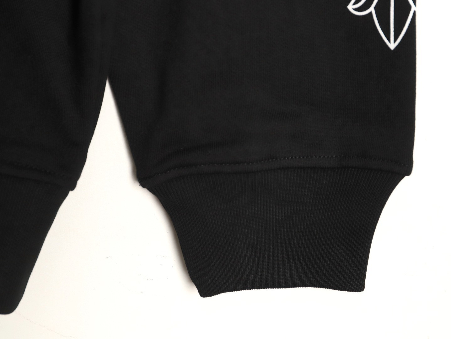 Ch**me He**ts hoodies