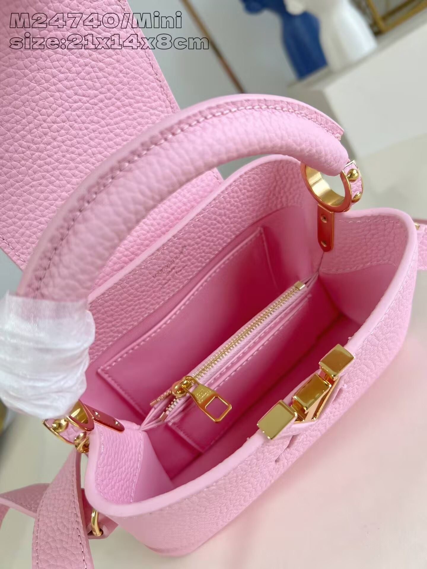 LV Capucines BB M24740 21x14x8cm