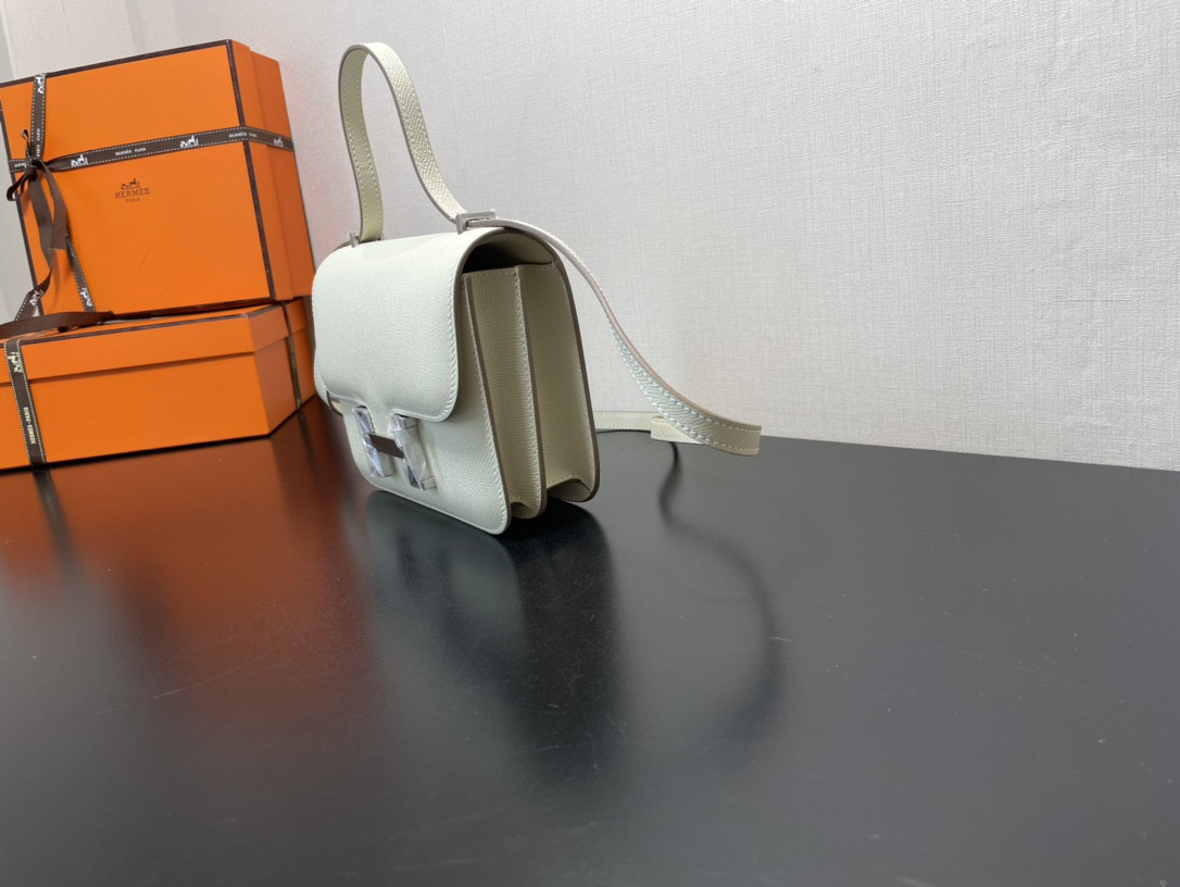 Hermès Constance 19 Epsom Silver Hardware 7.25" x 6.25" x 2.25"