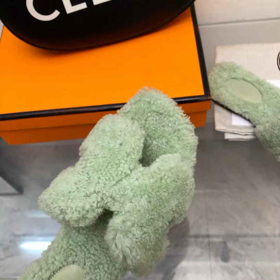 UA Hermès Oran sandal