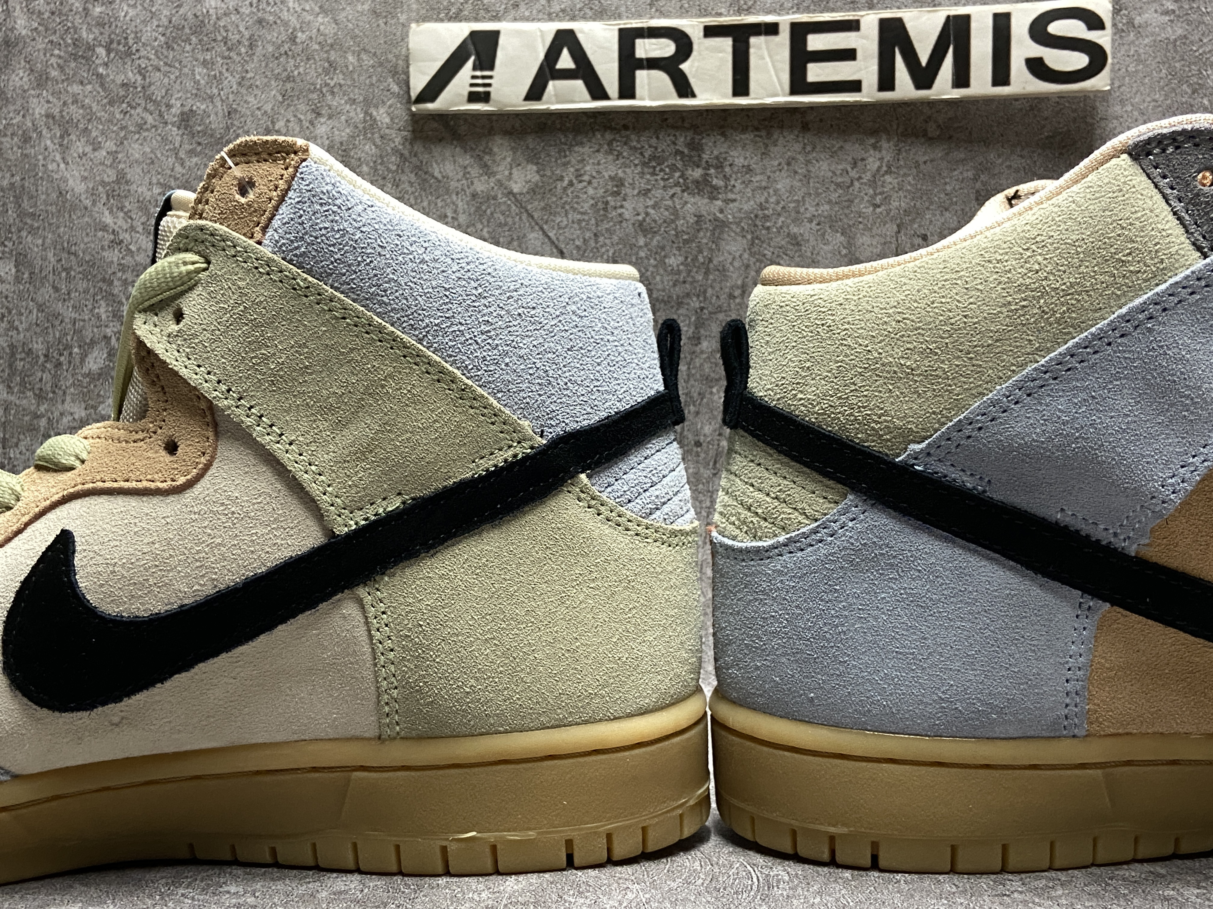 Nike SB Dunk High Spectrum