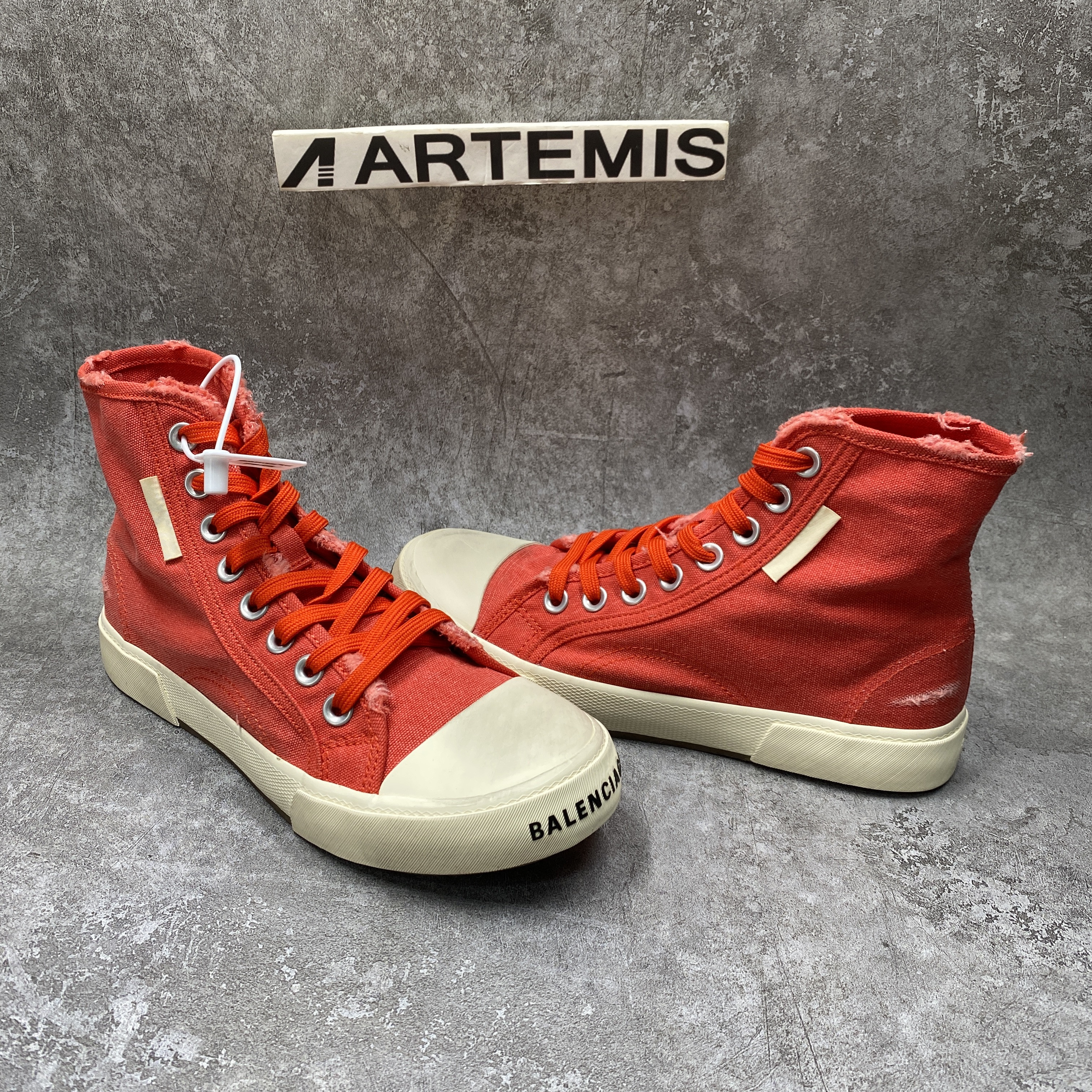 PARIS HIGH TOP SNEAKER IN RED