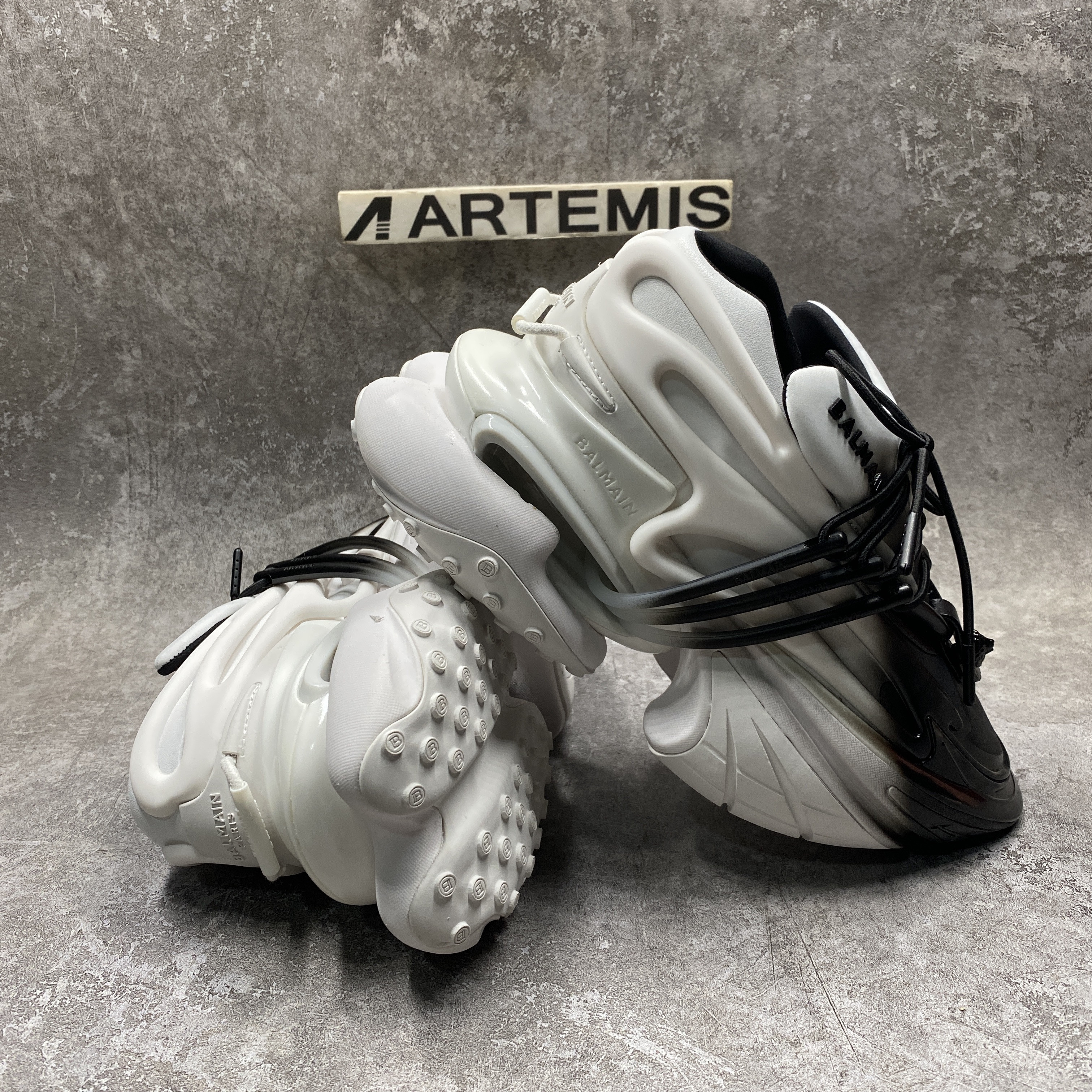 Balmain Unicorn Low White Black Gradient