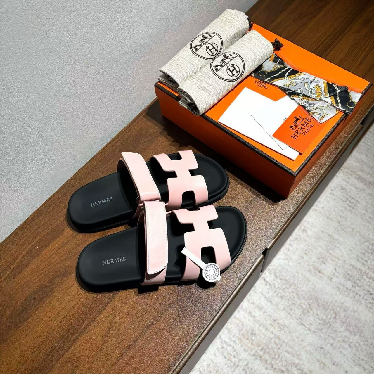UA Hermès Chypre Sandal