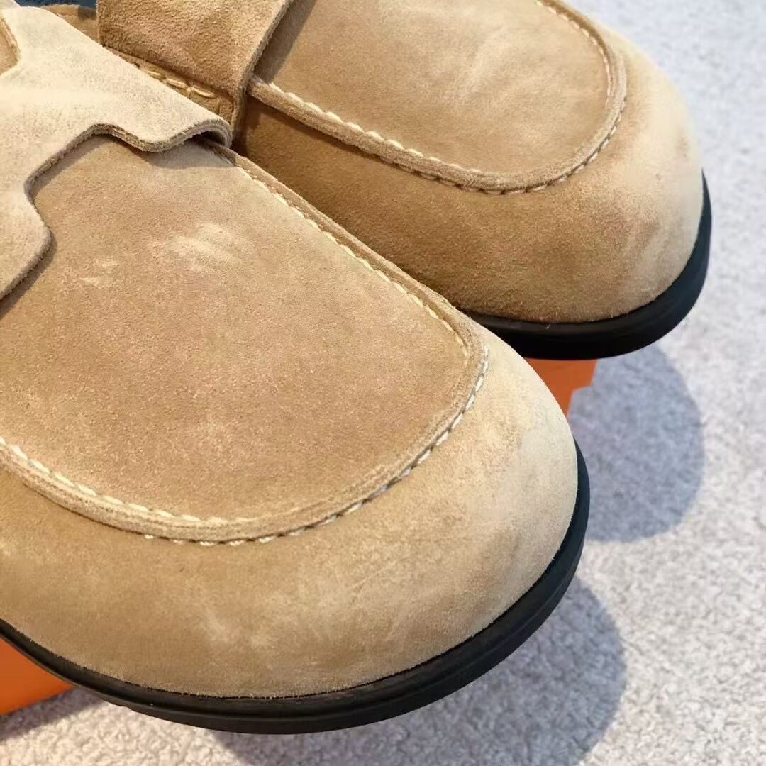 UA Hermès slippers