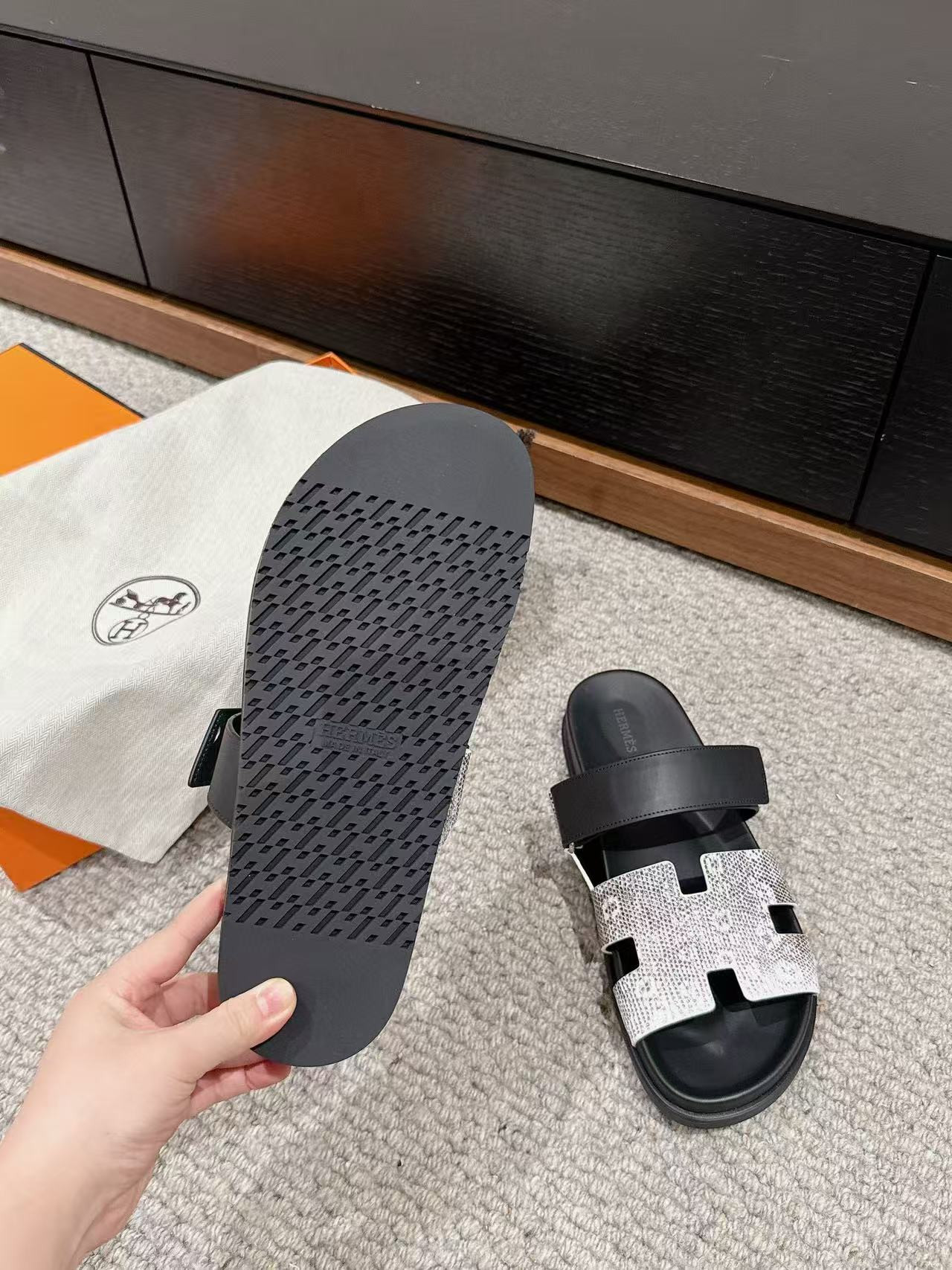 UA Hermès Chypre Sandal