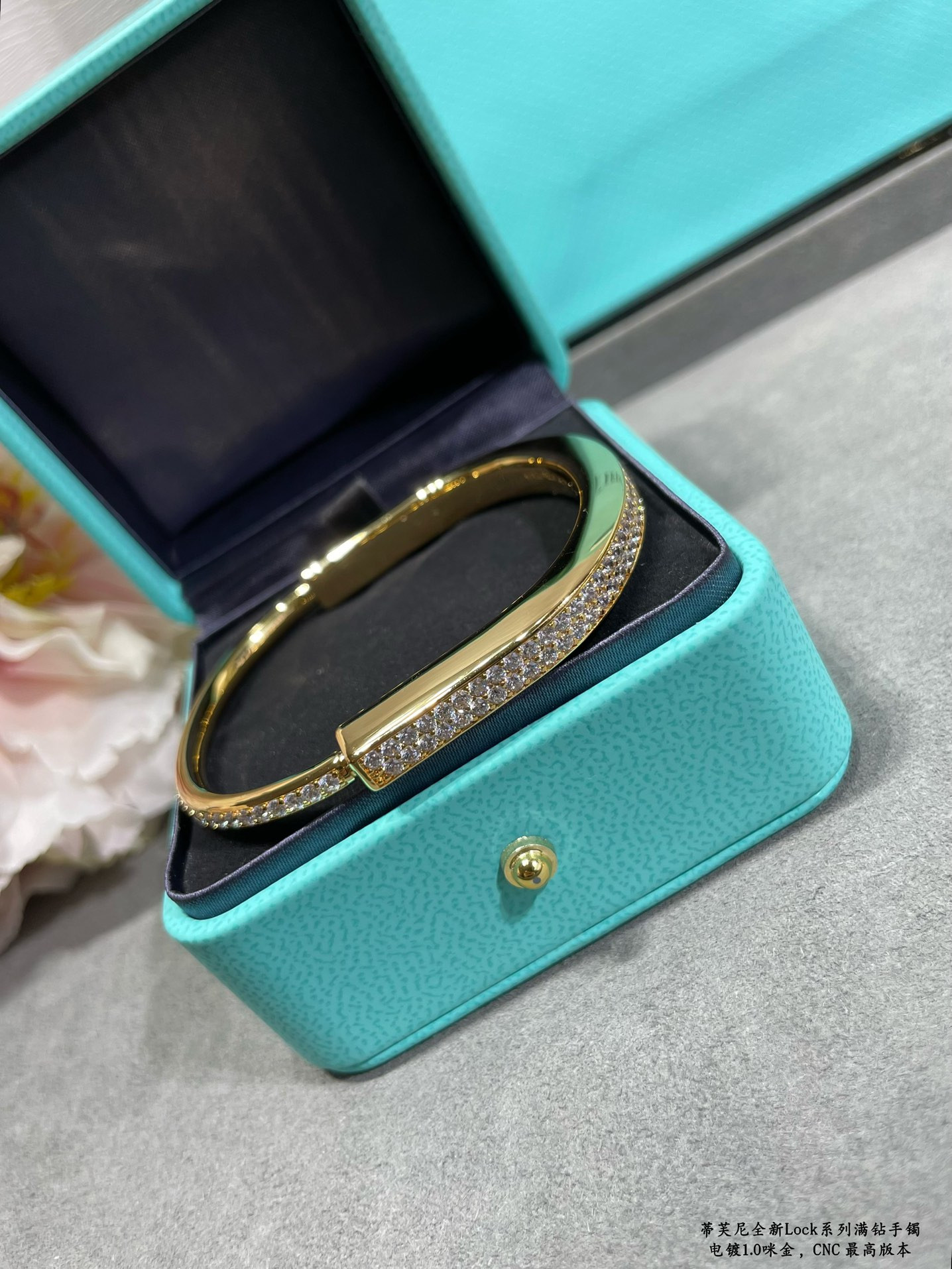 t*f*ny & co. lock full Di*m*nd bracelet