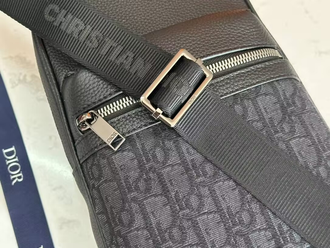 D*or rider 2.0 sling bag black D*or oblique jacquard and black grained calfskin 17x26x8cm