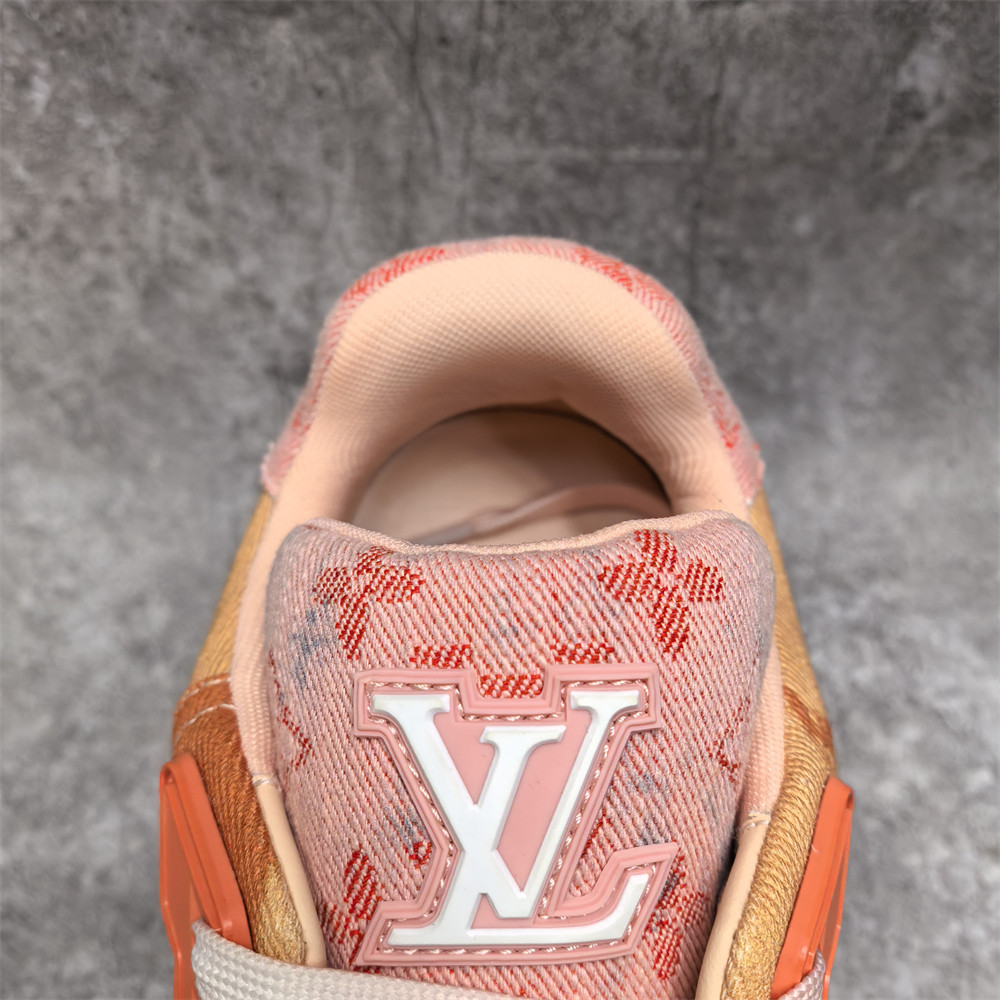 UA LV Trainer Sneaker
