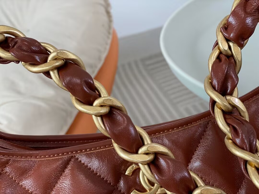 Ch*el hobo bag   30×28×11cm