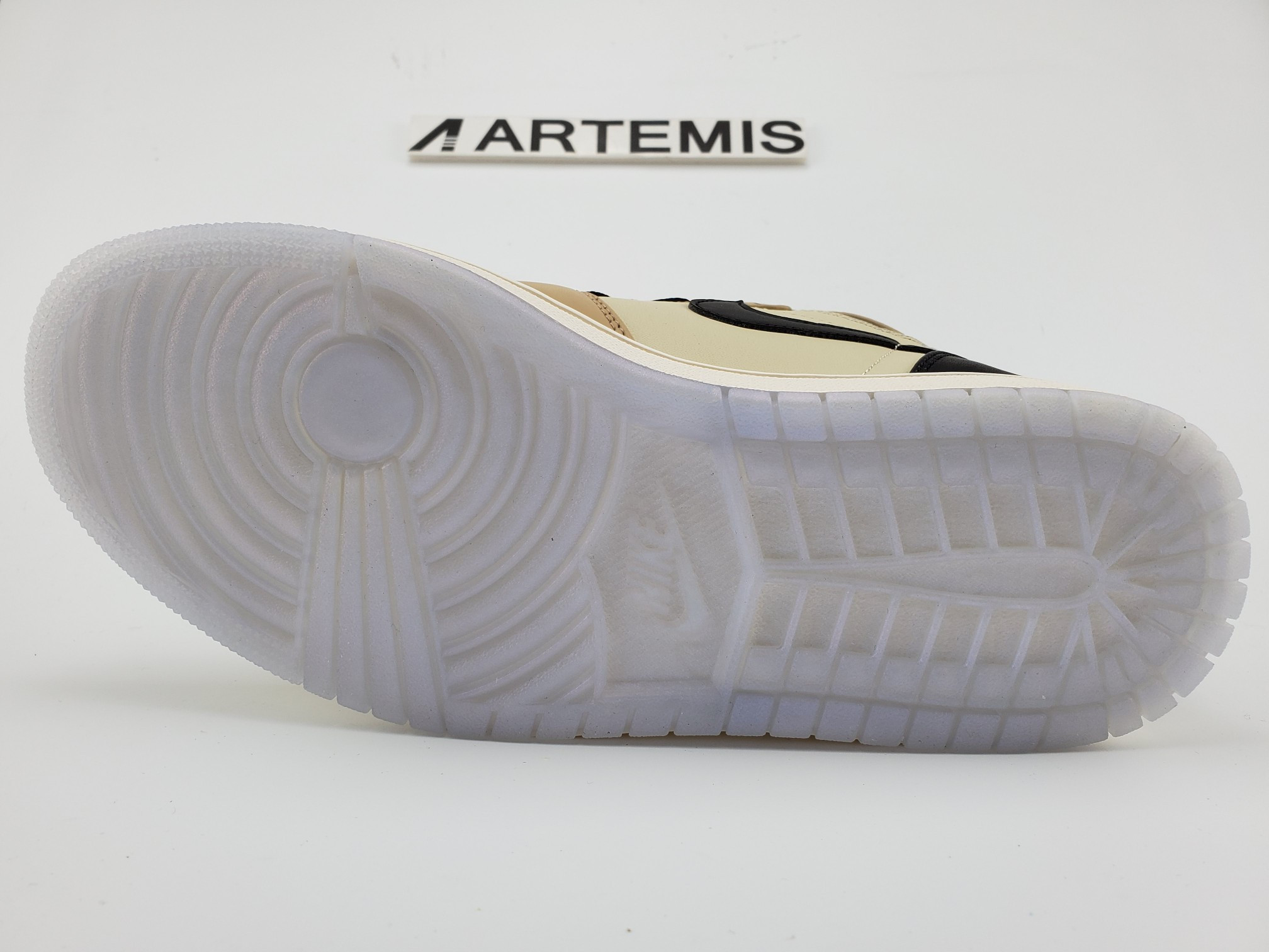 Air Jordan 1 Retro High Black Mushroom