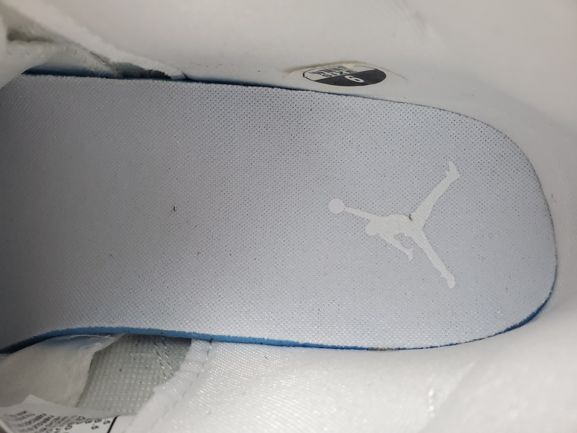 Air Jordan 11 Retro White Metallic Silver