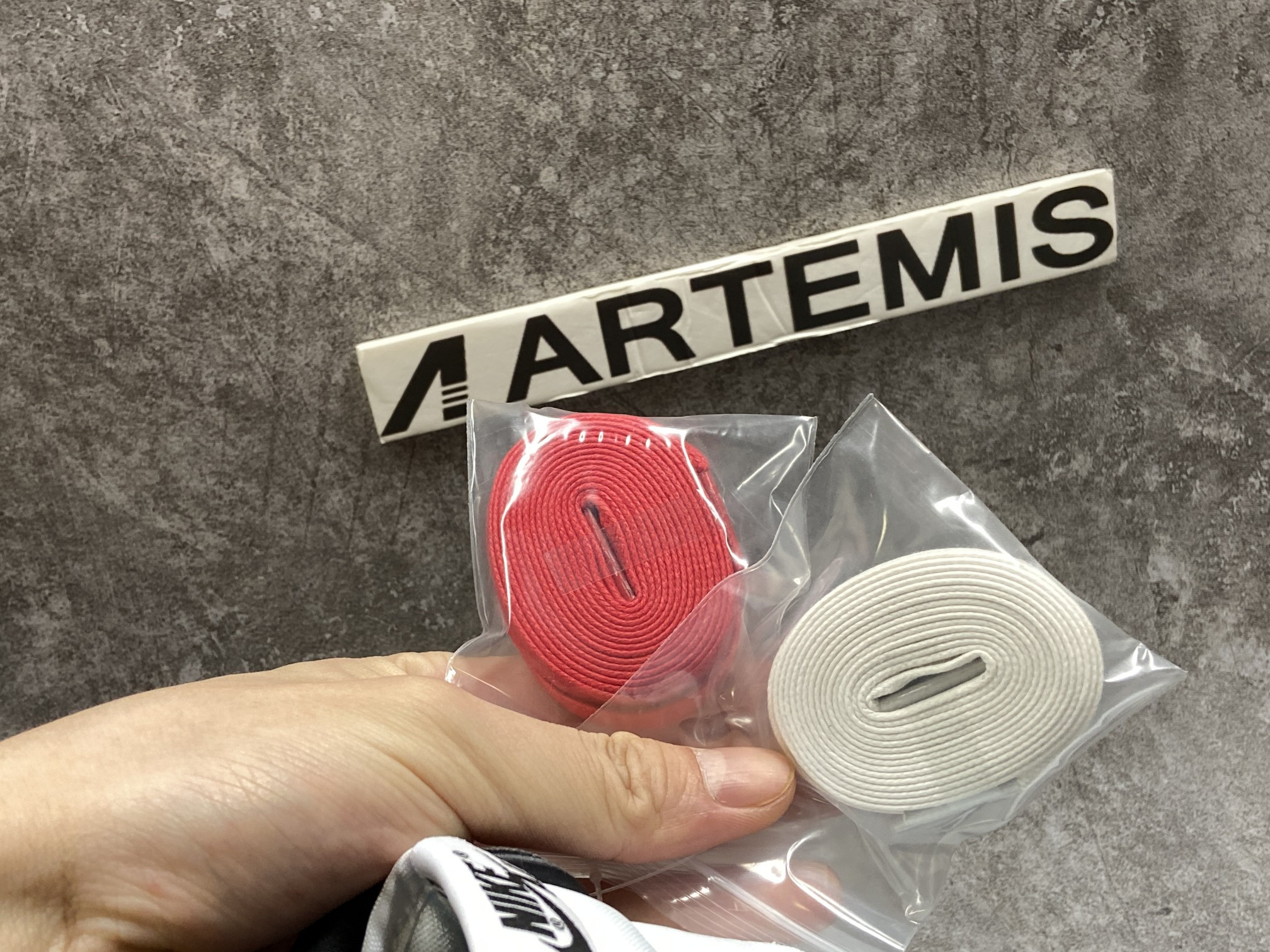 Air Jordan 1 Retro High Satin Black Toe