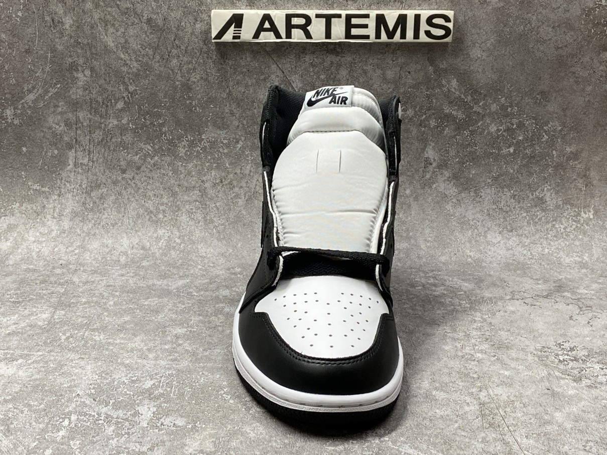 Air Jordan 1 Retro High Black White