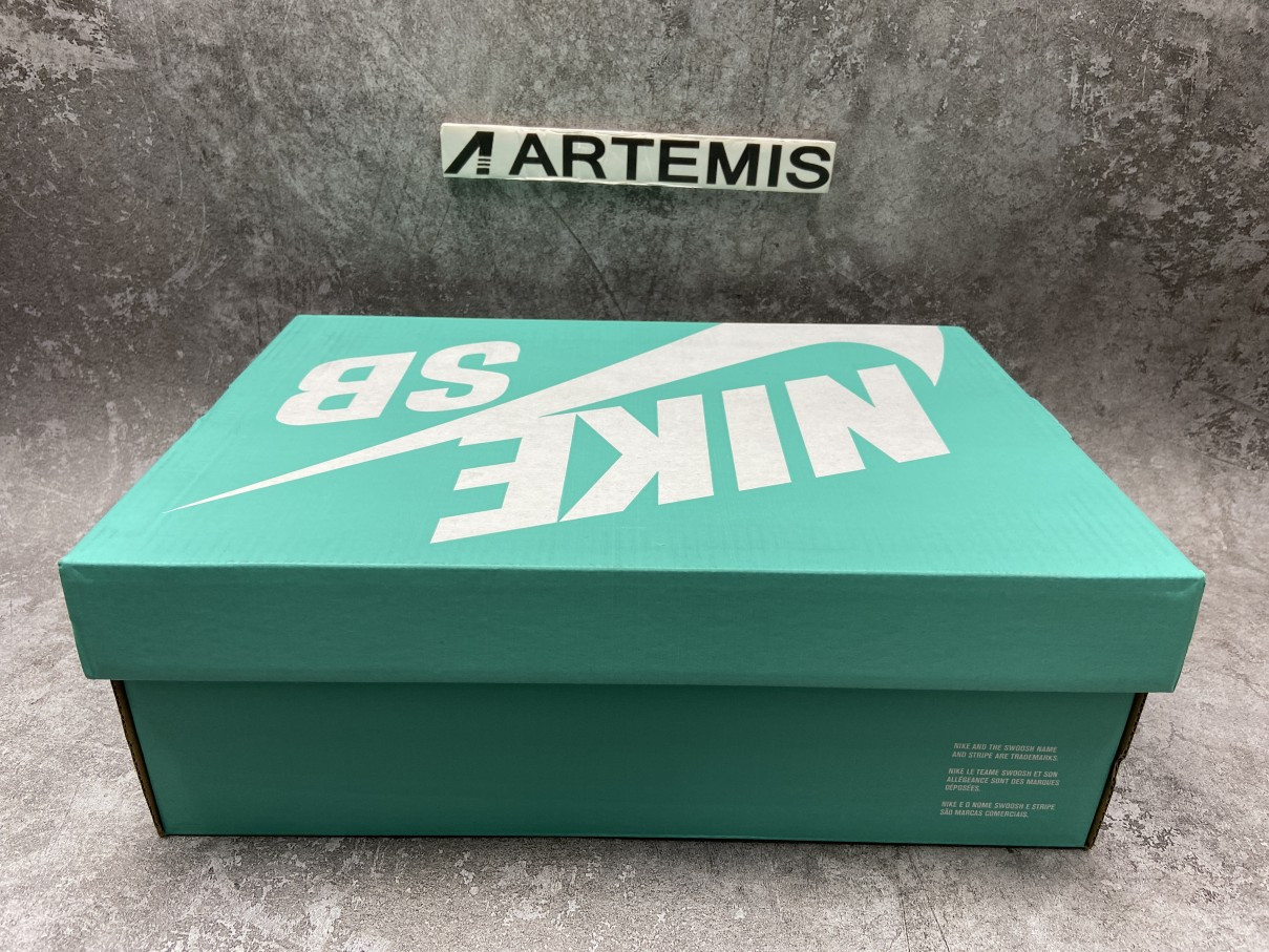 Nike SB Dunk Low Island Green Gum