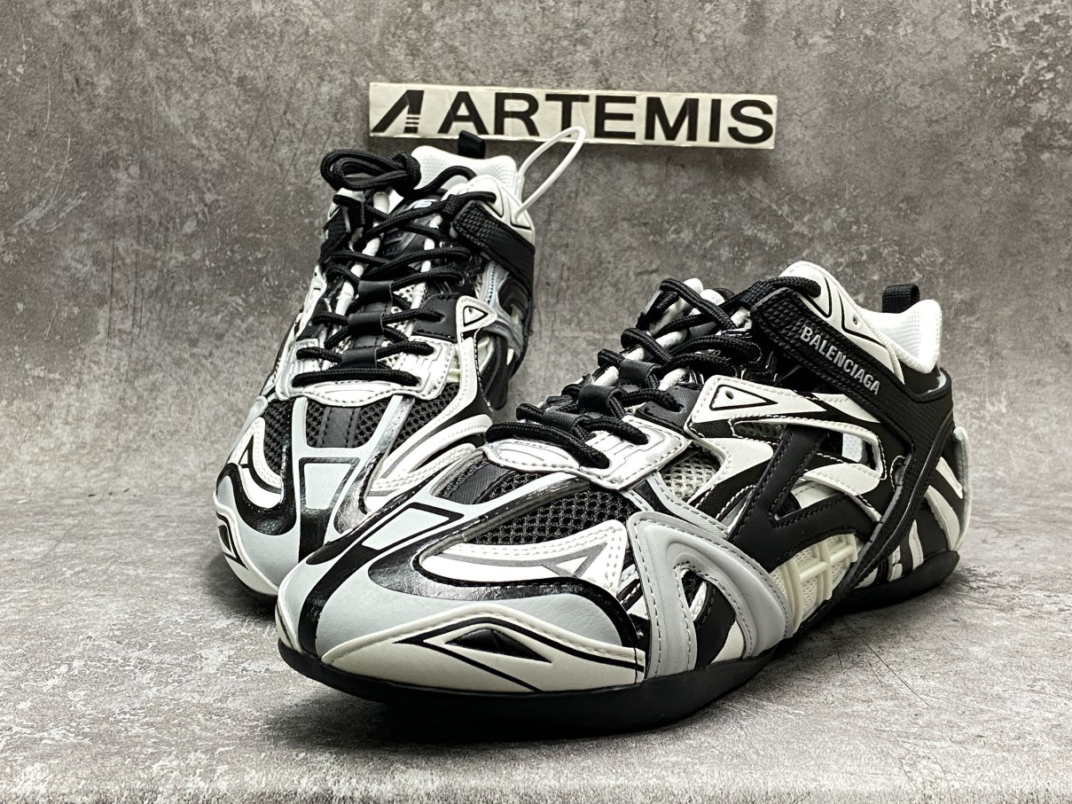 Balenciga Drive Sneaker 