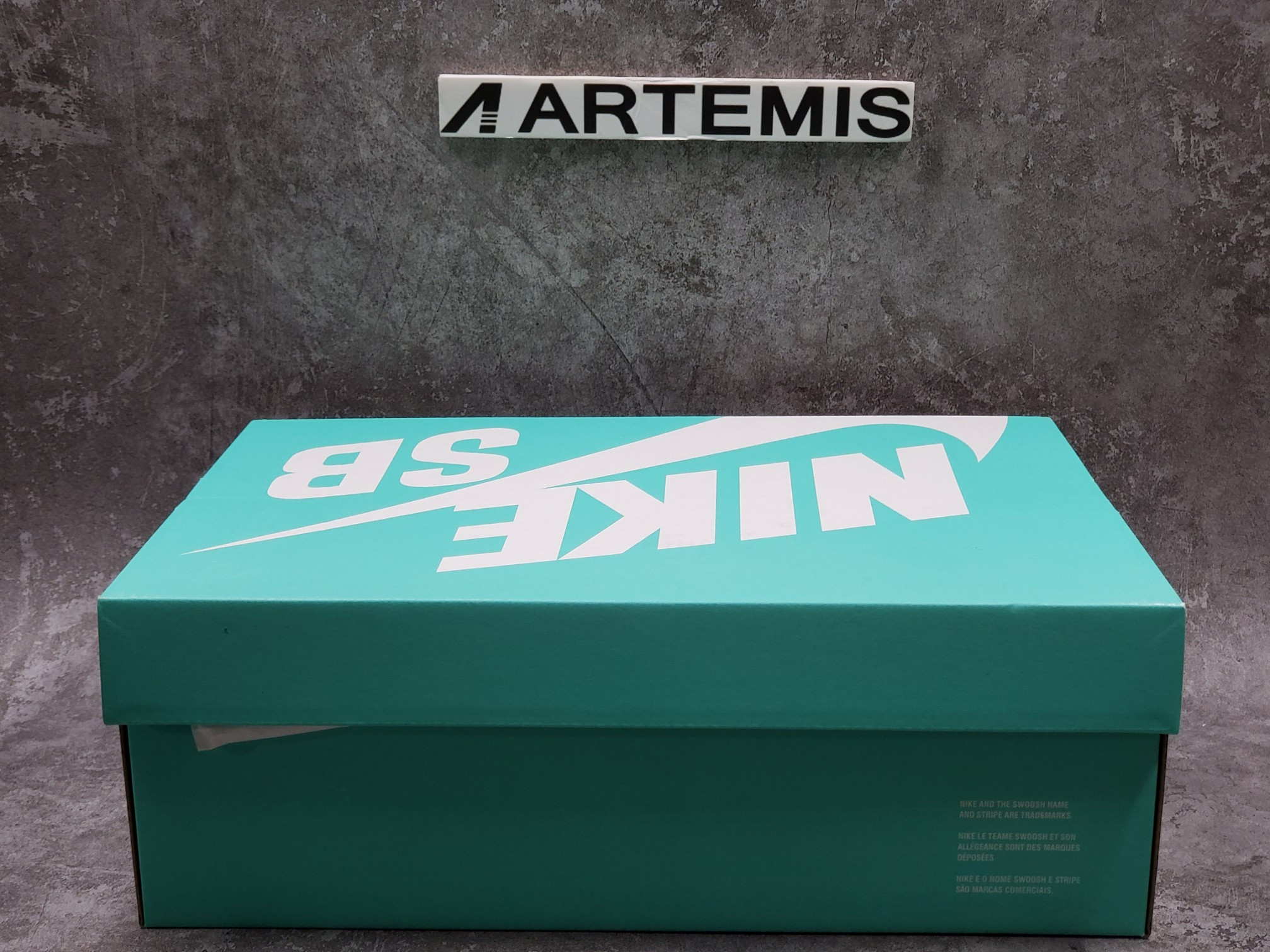 Nike SB Dunk Low StrangeLove Skateboards