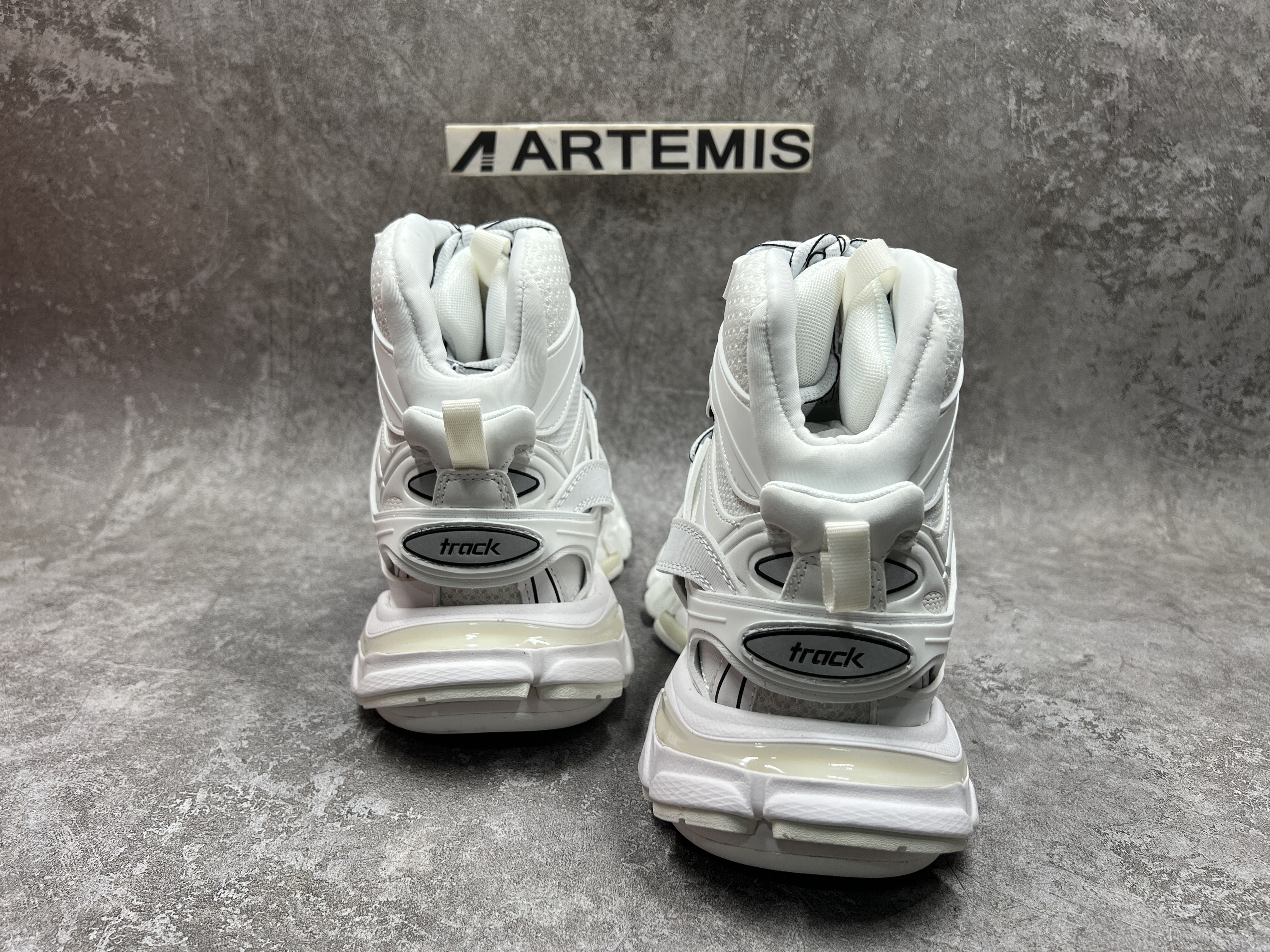 Balenciga Track Hike White