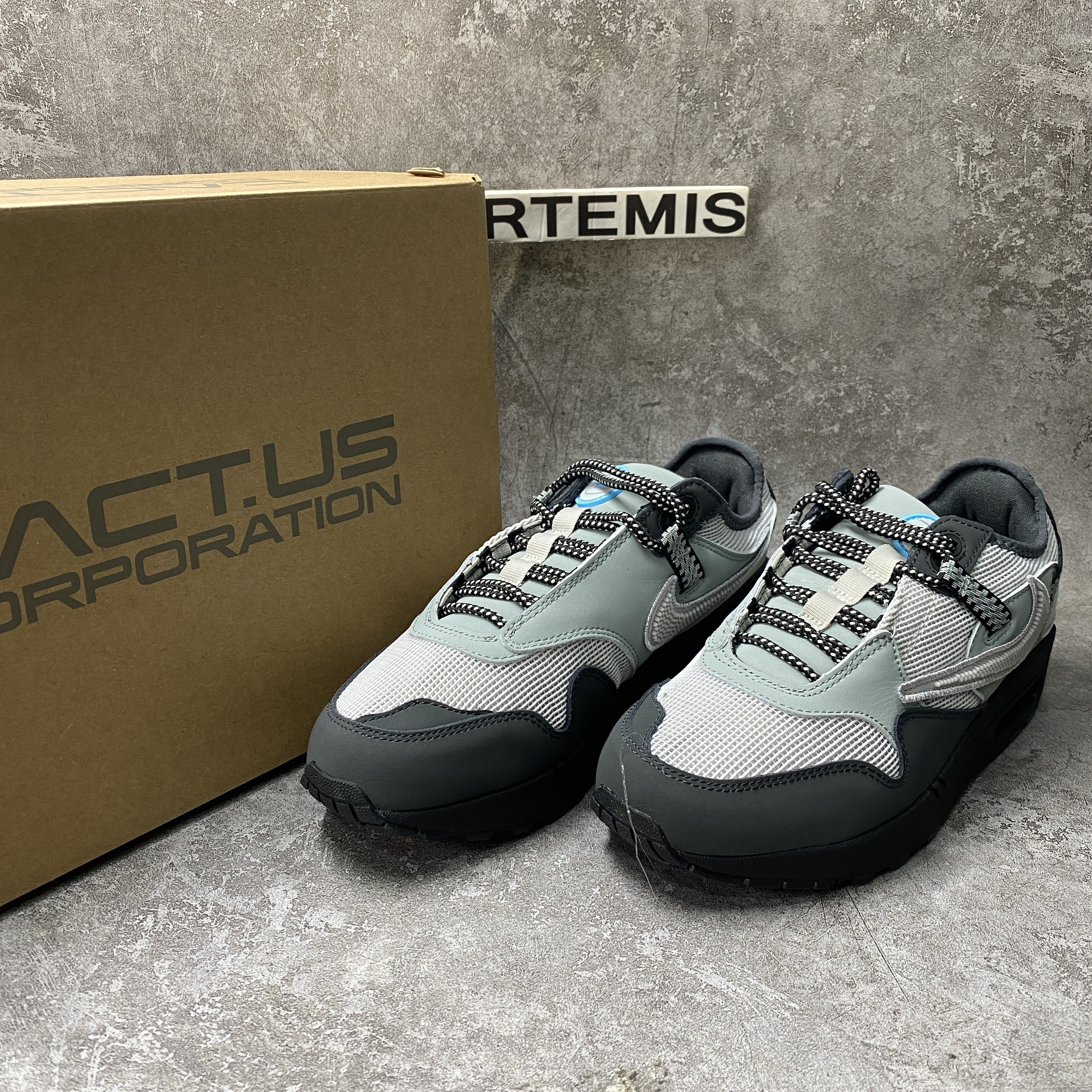 Nike Air Max 1 X Travis Scott Cave Stone