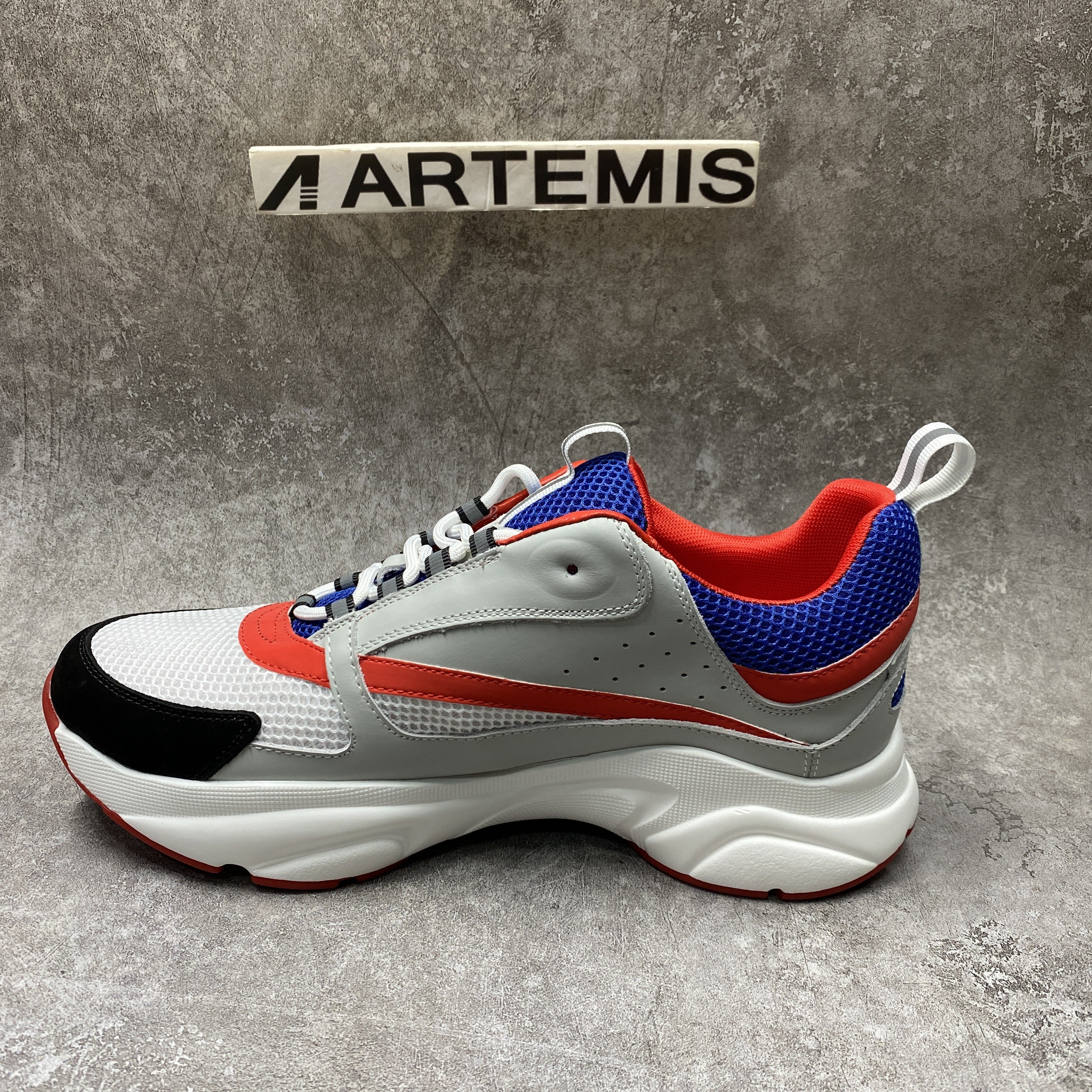 D*or b22 white red blue