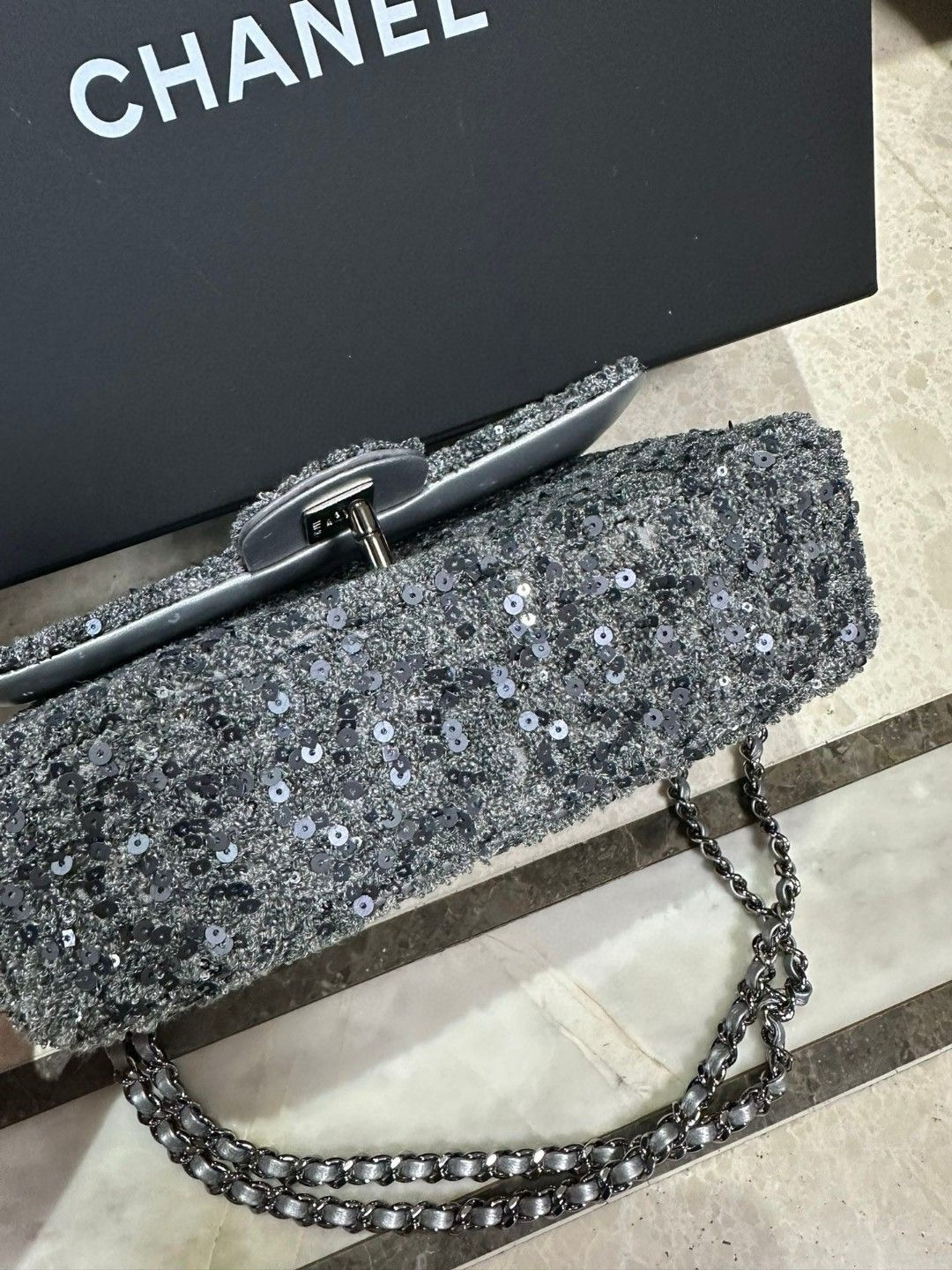 Ch*el sequin flap bag 20cm