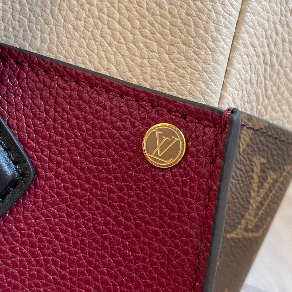 LV ON MY SIDE MM M56934