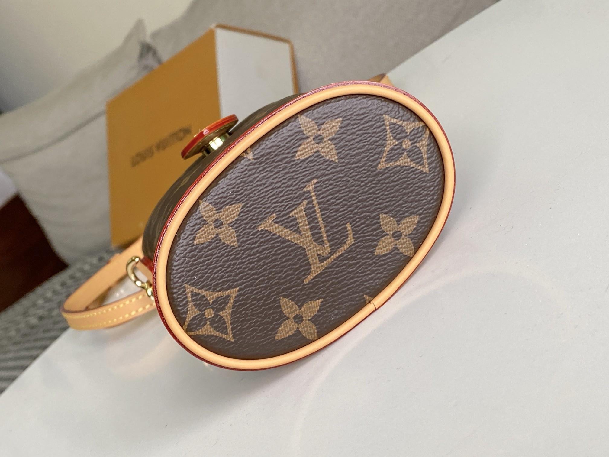 LV Fold Me Pouch M80874 14.5x18x6.5cm