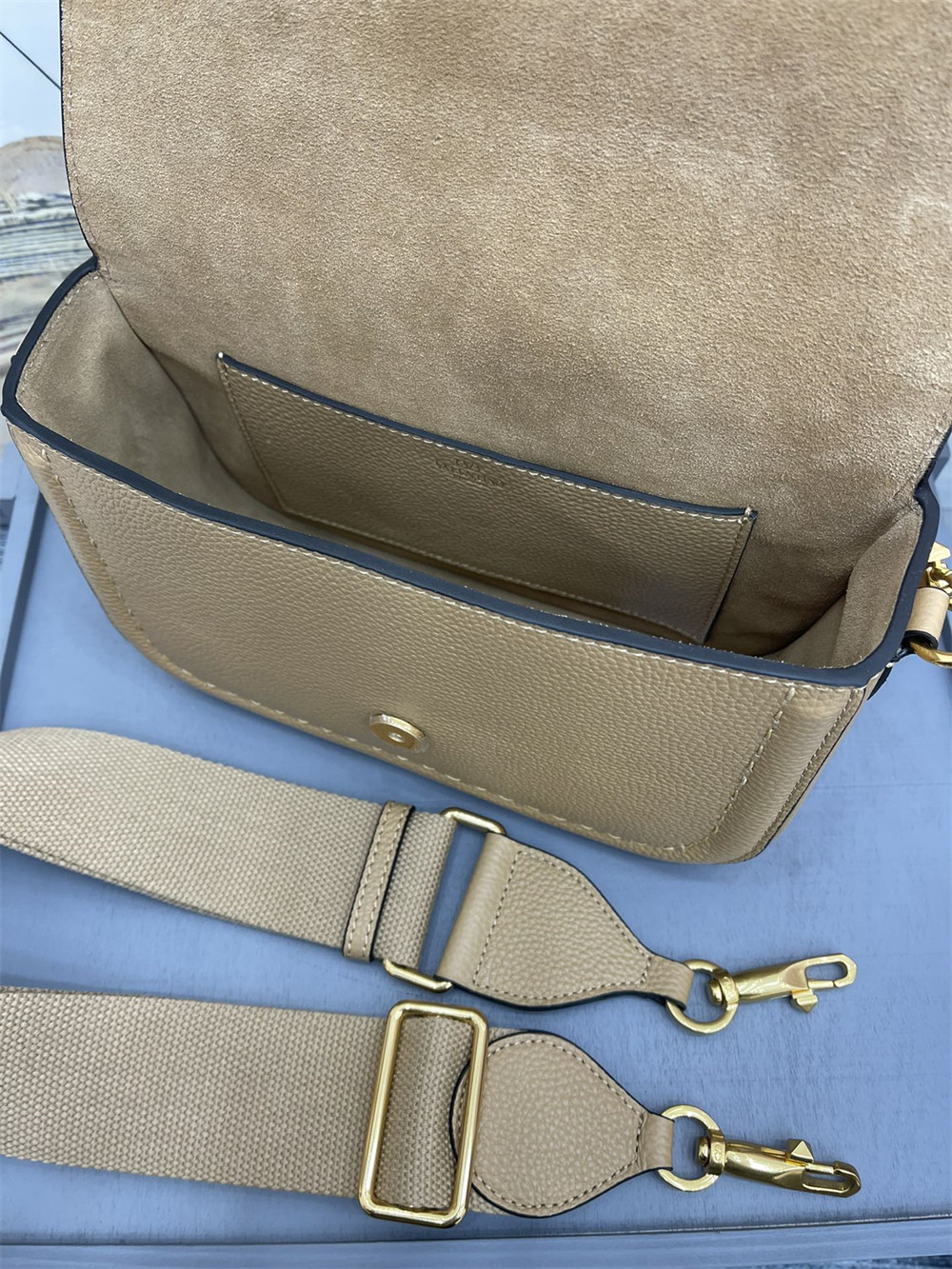 VALENTINO GARAVANI ALLTIME GRAINY CALFSKIN SHOULDER BAG APRICOT