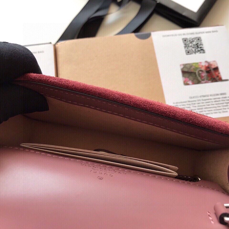 g*u*i dionysus S*p*e S*per mini bag 6.5"wx3.9"hx1.6"d