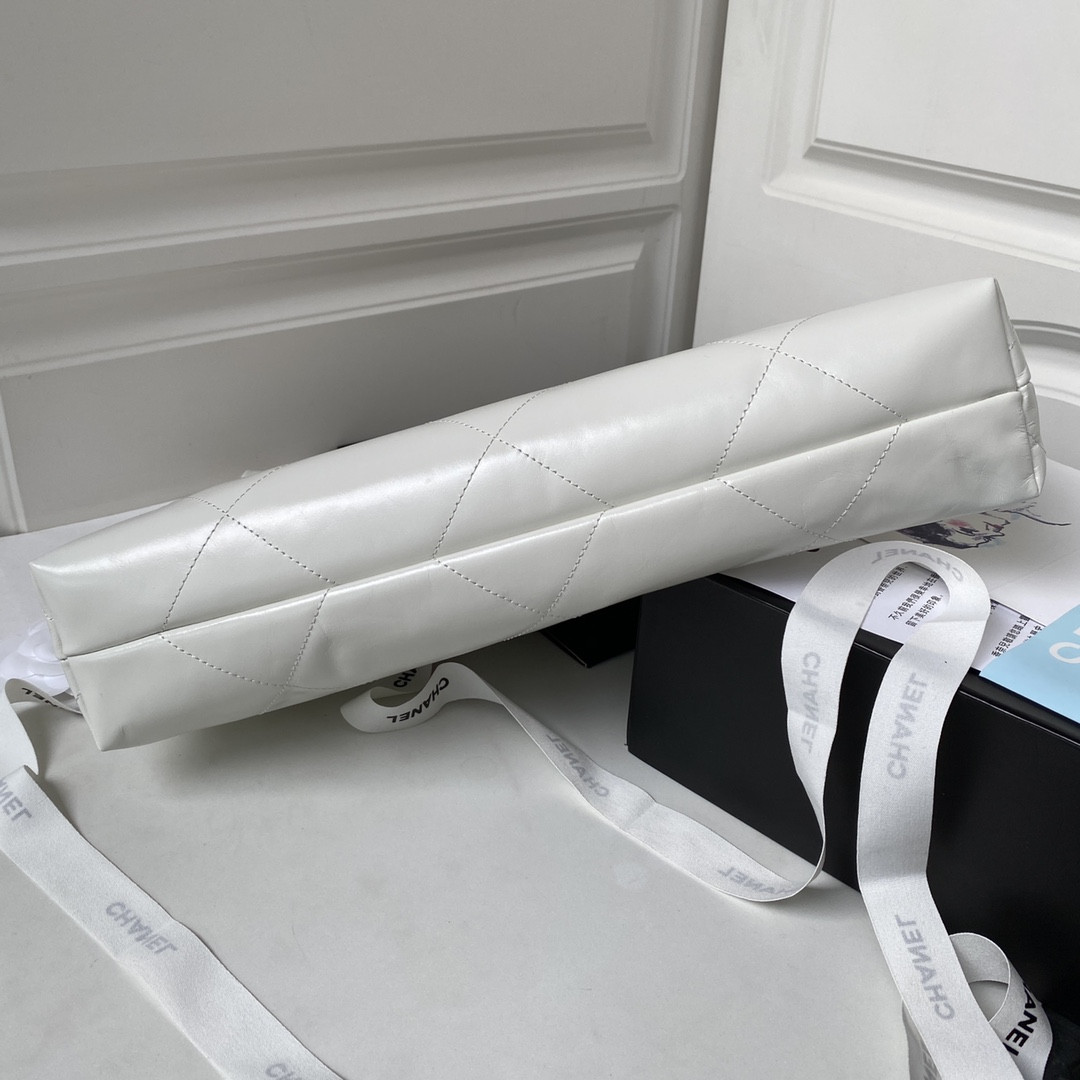 Ch*el 22 handbag shiny calfskin white 30×45×8cm