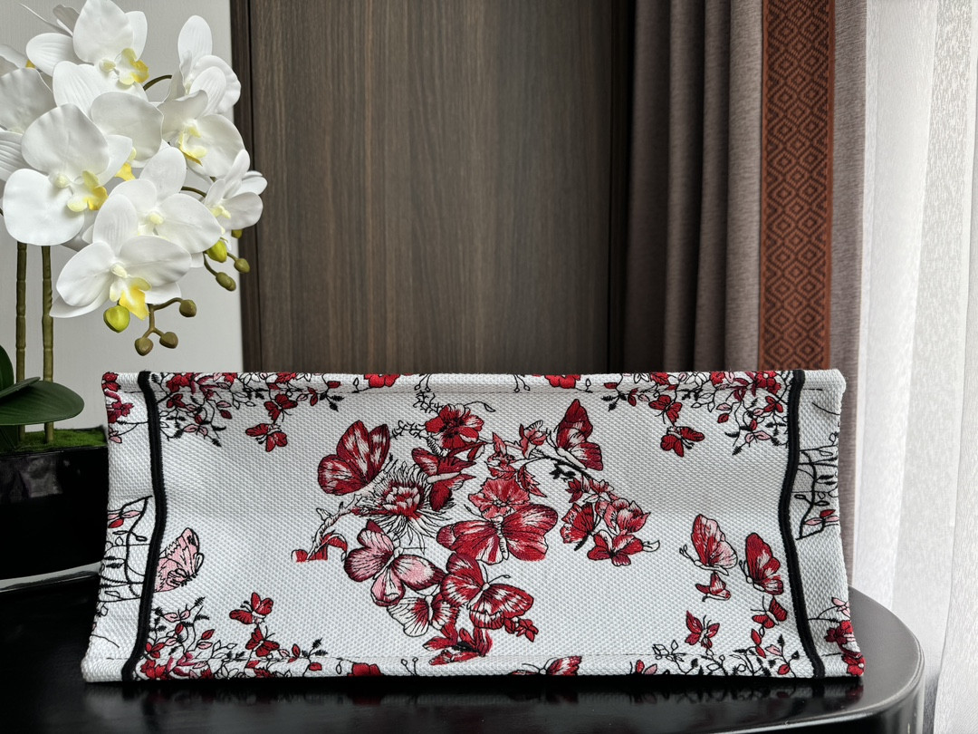 large D*or book tote white and red le cŒur des papillons embroidery 16.5 x 14 x 7.5 inches