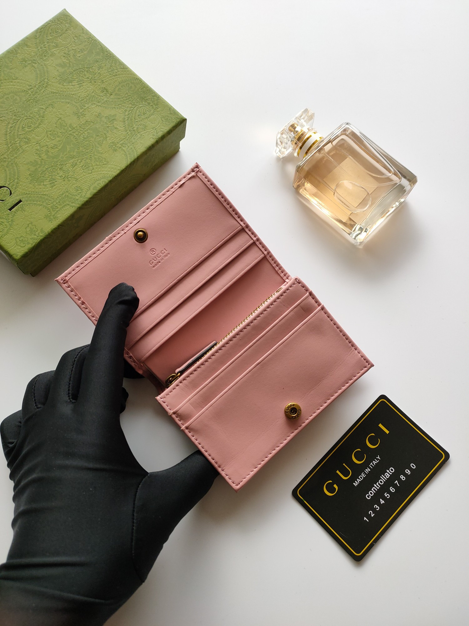 G*u*i gg card case wallet