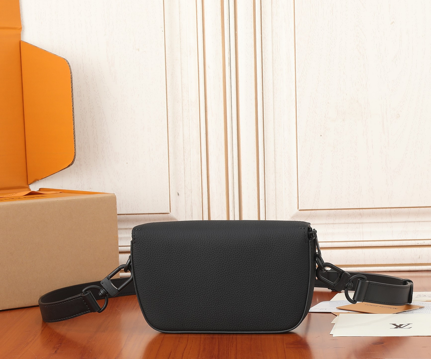 LV Pilot Wearable Wallet M83563  7.9 x 4.7 x 2.2 in