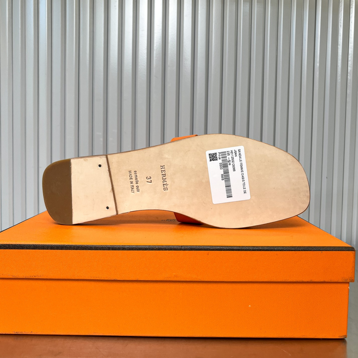 UA Hermès Oran sandal