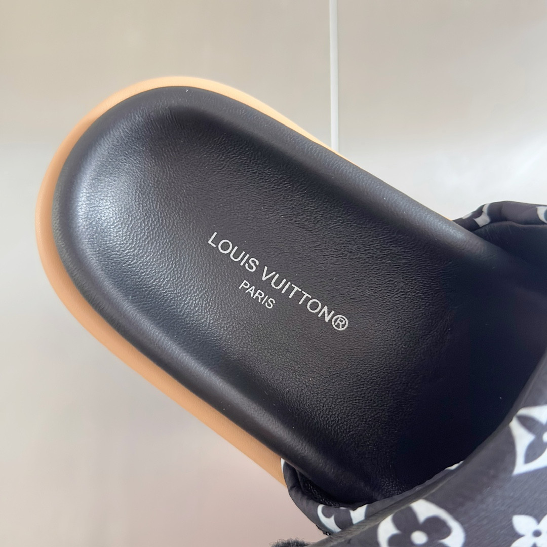 LV Pool Pillow Flat Comfort Mule