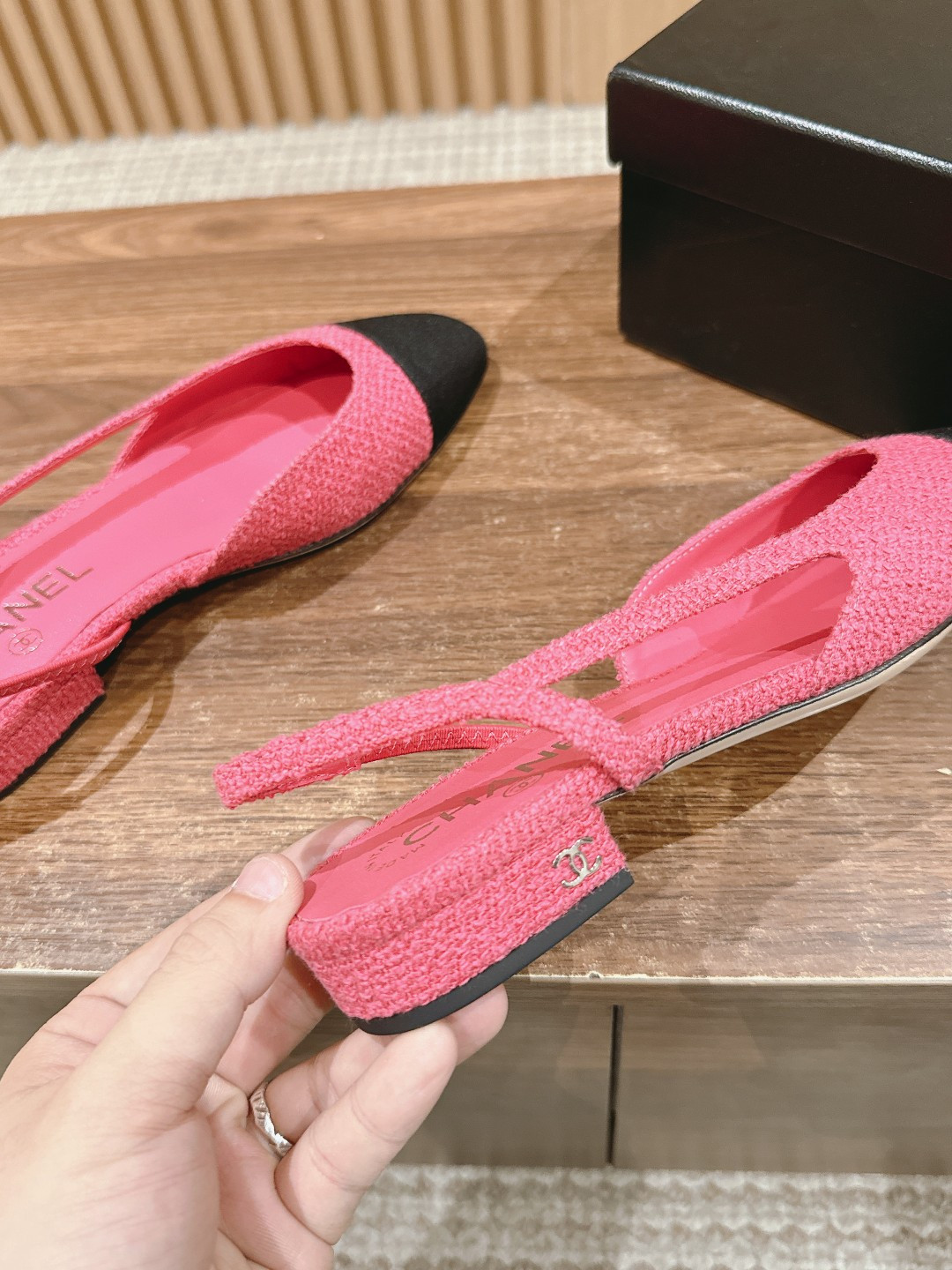 ua Ch*el slingbacks flat