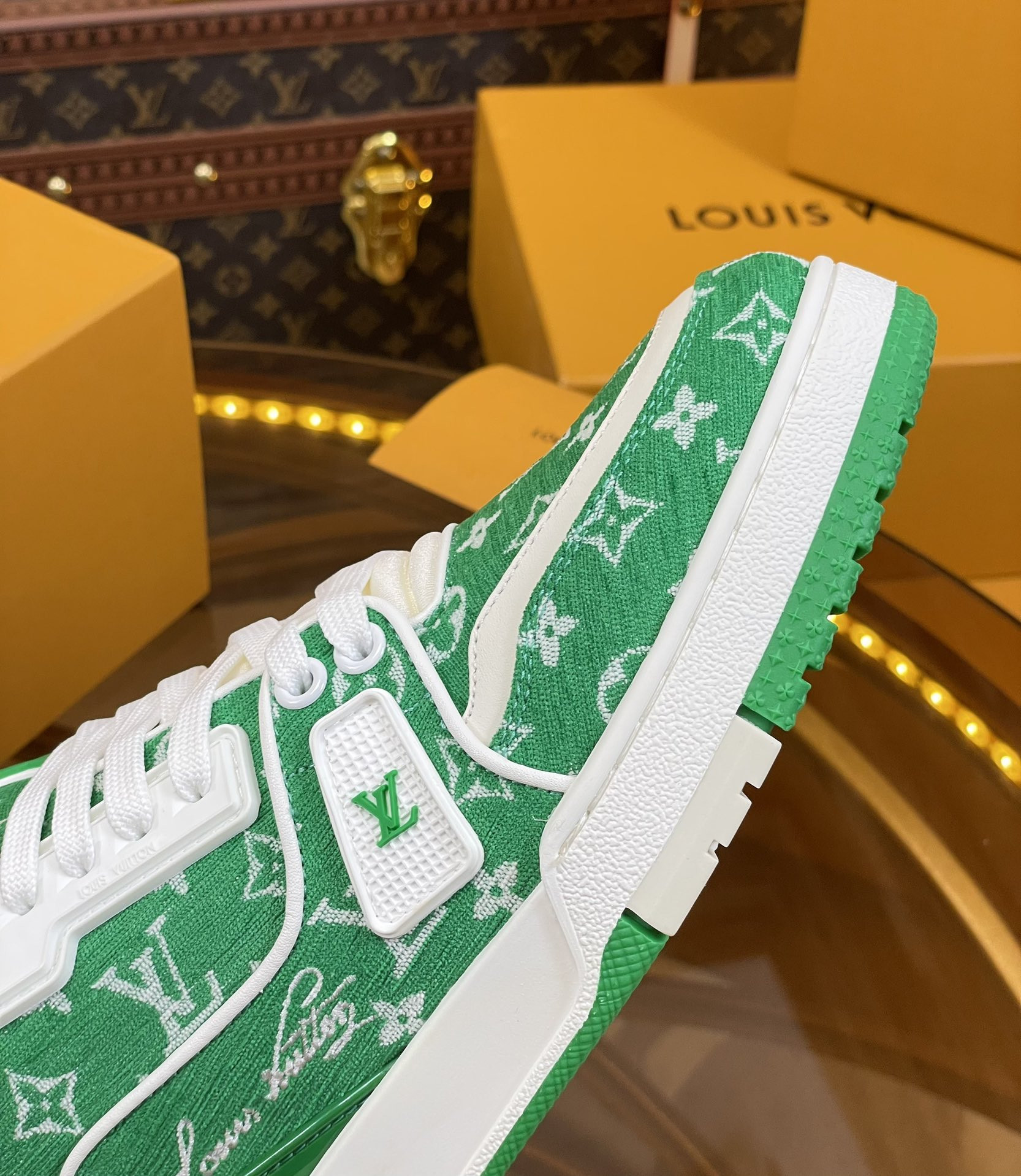 UA LV Trainer Sneaker