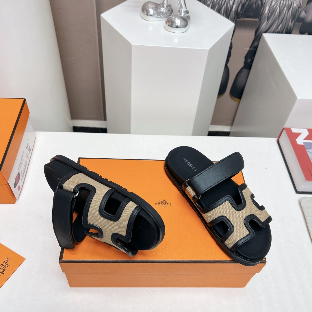 UA Hermès Chypre sandal