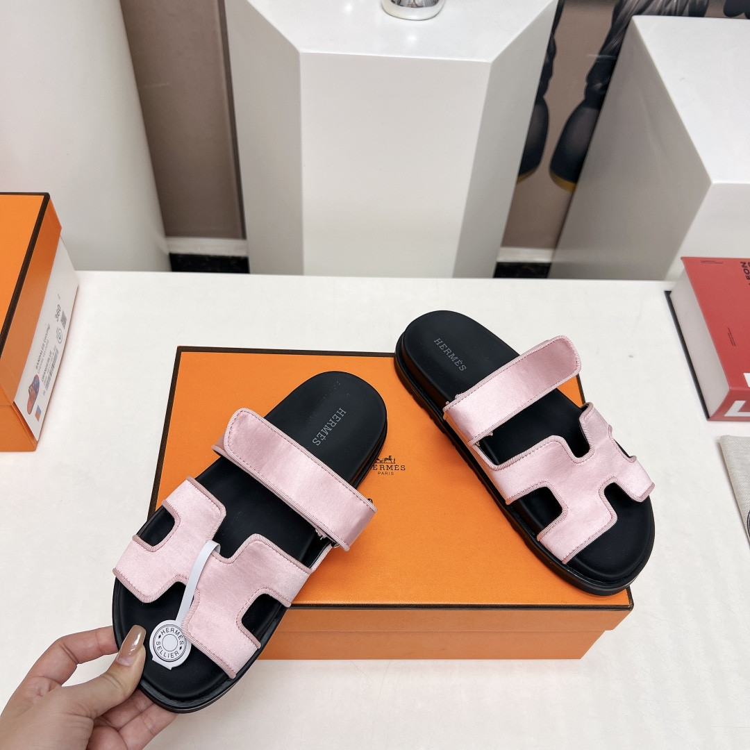 UA Hermès Chypre sandal