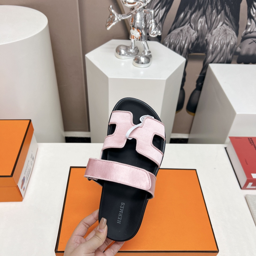 UA Hermès Chypre sandal