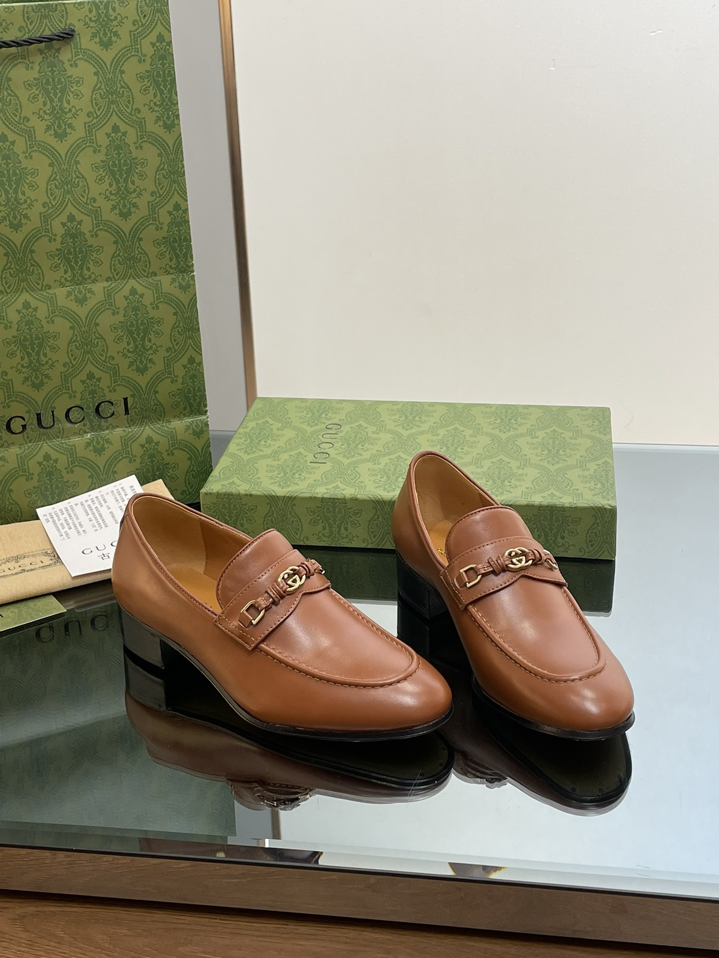 ua G*u*i interlocking g loafer