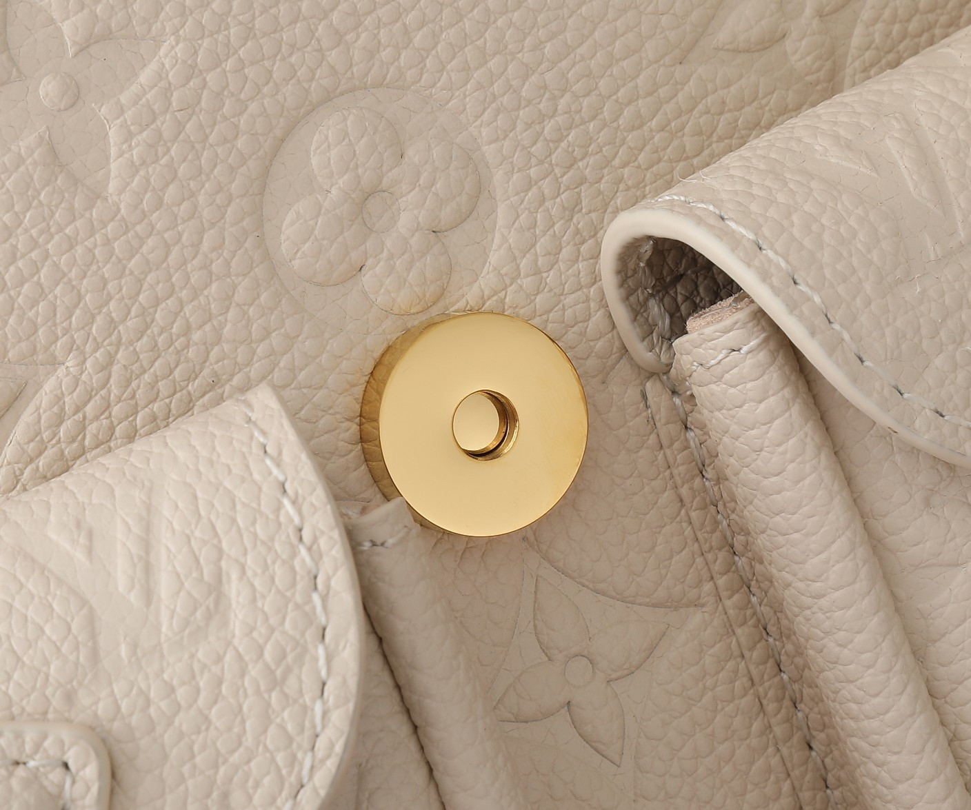 LV Backup M47106 7.9 x 8.7 x 5.5 inches