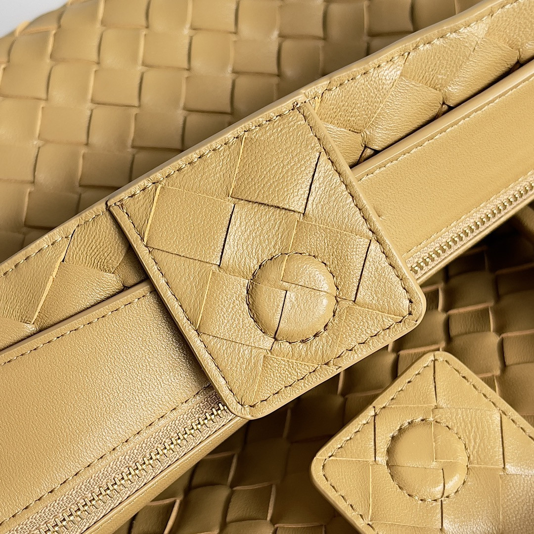 bo*te*ga Ve*ne*ta medium andiamo 32x25x11cm