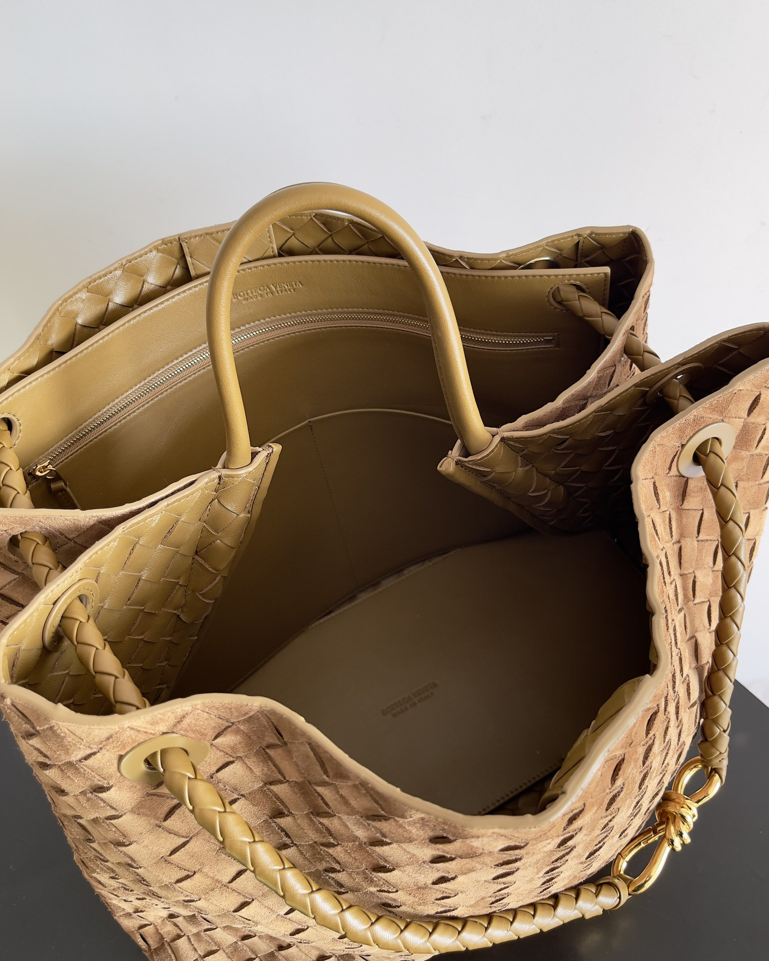 bo*te*ga Ve*ne*ta medium andiamo 32x25x11cm