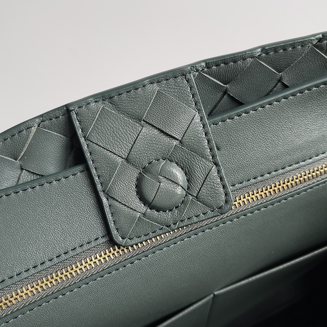 bo*te*ga Ve*ne*ta medium andiamo 32x25x11cm