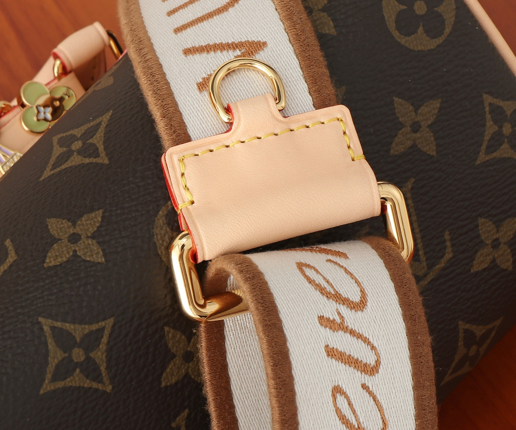 LV Speedy 18 M46970 18x12.5x11CM