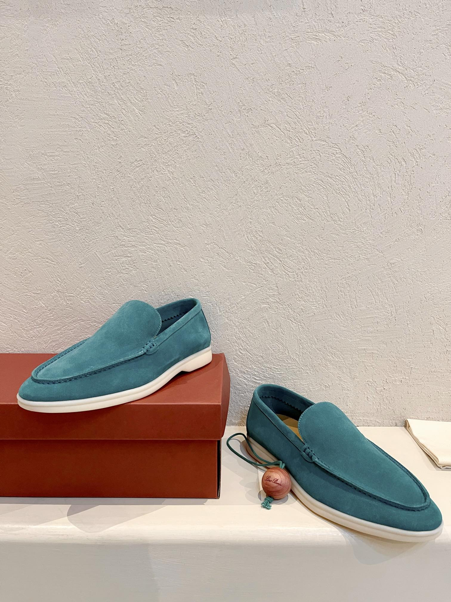 ua L**o p*ana summer walk loafers