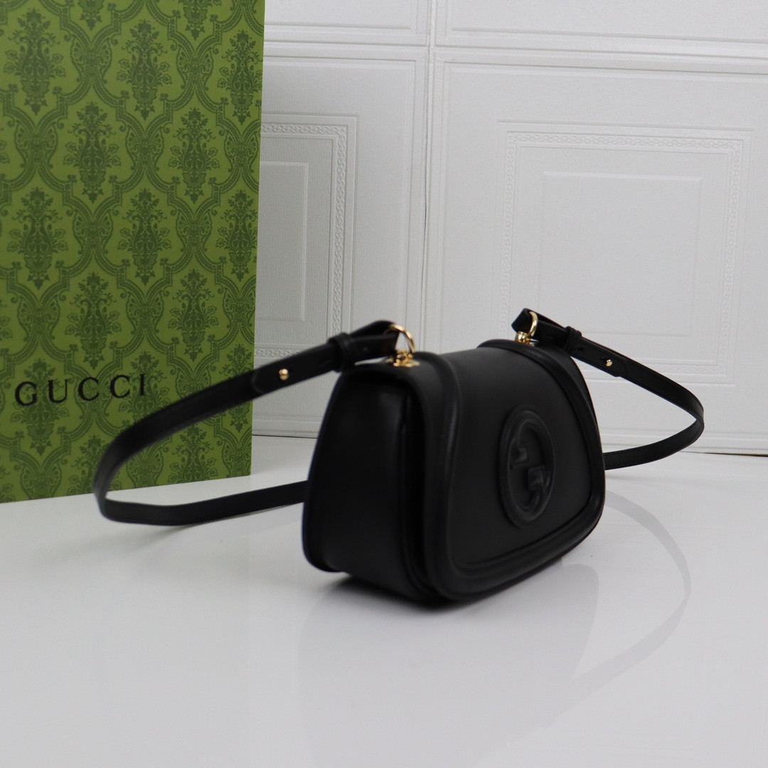 G*u*i small blondie 21.5x11x8cm