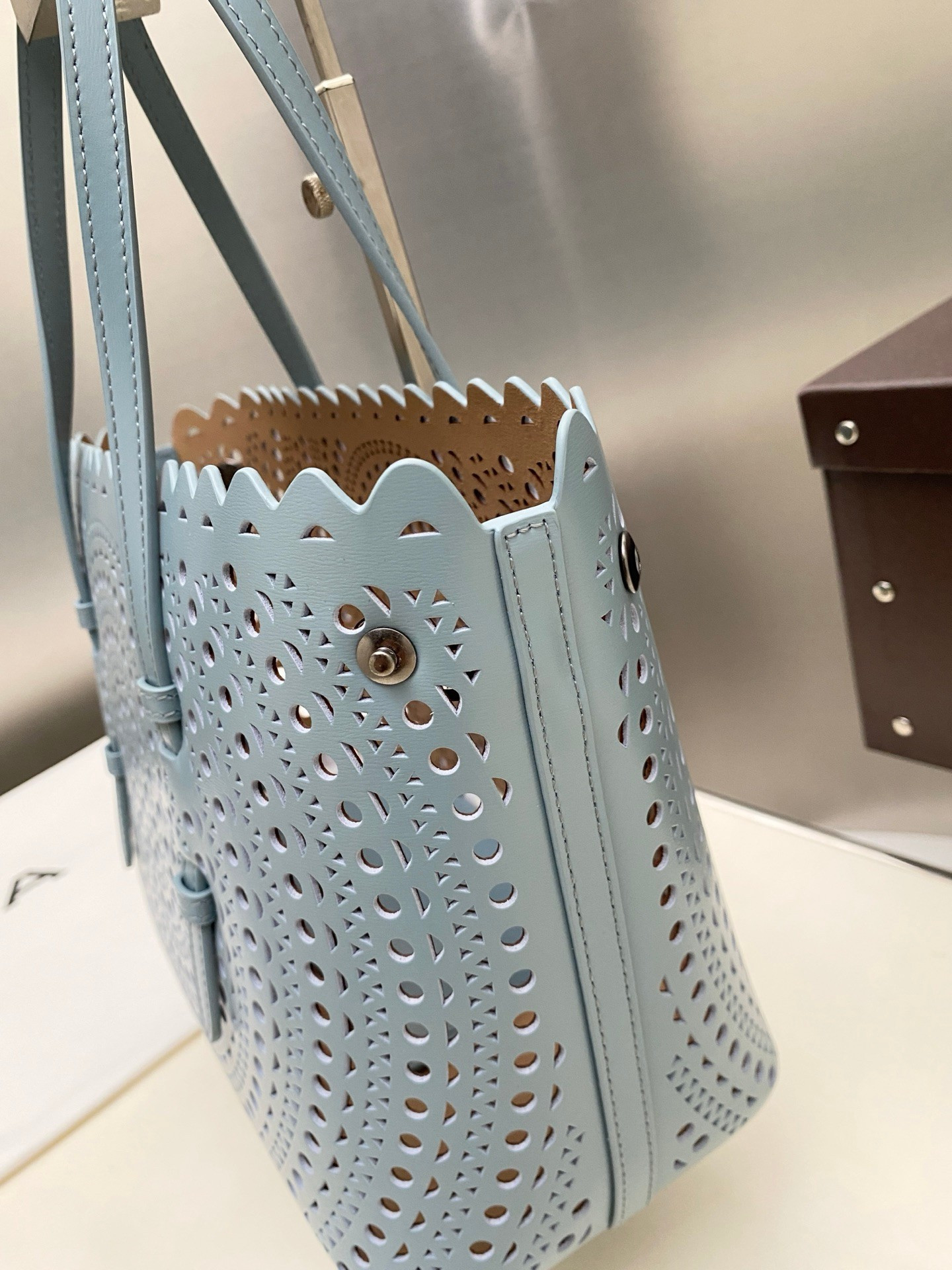 ALAÏA Mina 25 bag 25x20x12cm