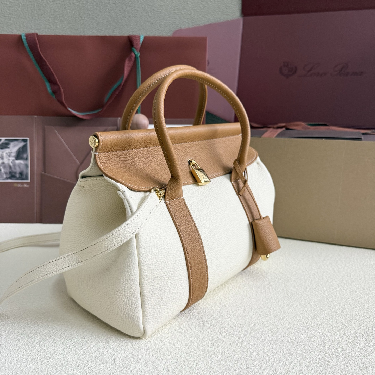 L**o p*ana loom l25 calfskin 25x18x12.5cm